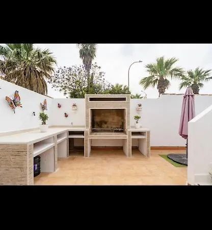 Elegant In Alicante With Pool 别墅 *